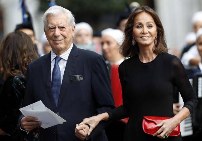 Isabel Preysler con Mario Vargas Llosa.